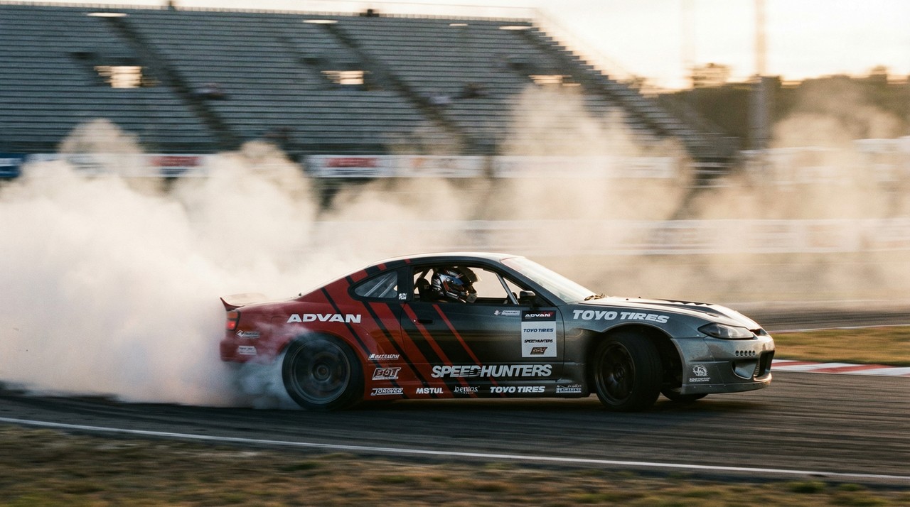 香蕉视频赛车汽车解说视频